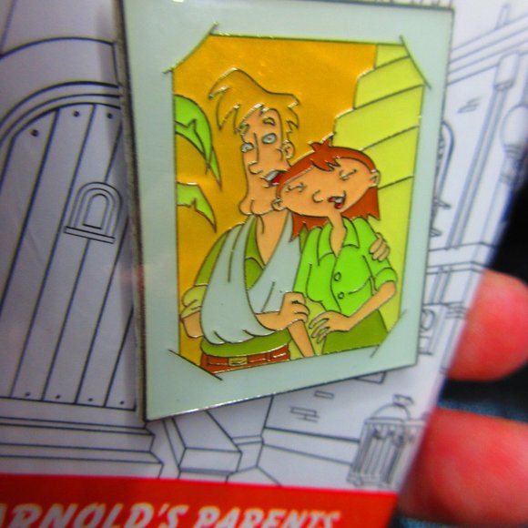 Hey Arnold Arnold’s Parents Photo Enamel Pin Nick Box EXCLUSIVE SPRING 2021 - Picture 6 of 6
